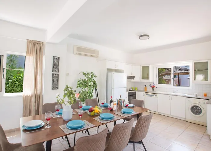 In Mit Privatem Parkplatz By Interhome Сasa de vacaciones Protaras